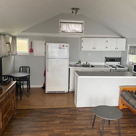 Merland Park Cottages And Motel Picton Extérieur photo