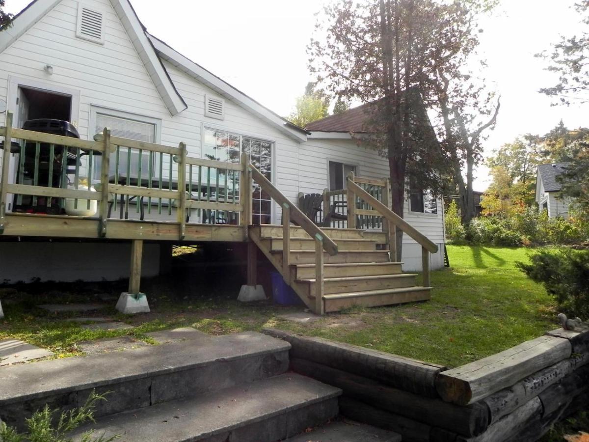 Merland Park Cottages And Motel Picton Extérieur photo
