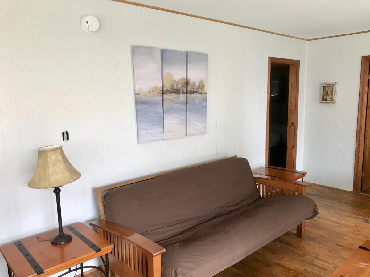 Merland Park Cottages And Motel Picton Extérieur photo