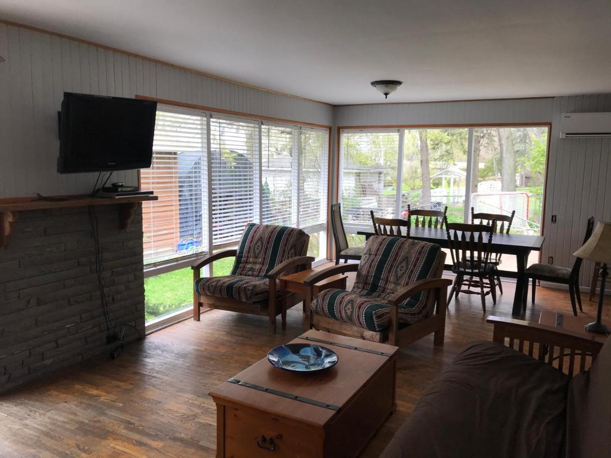 Merland Park Cottages And Motel Picton Extérieur photo