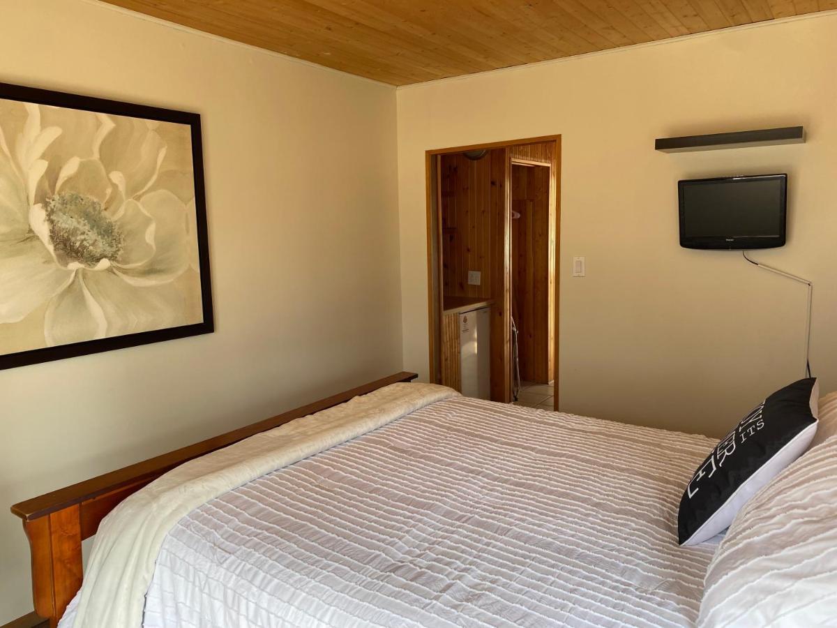 Merland Park Cottages And Motel Picton Extérieur photo