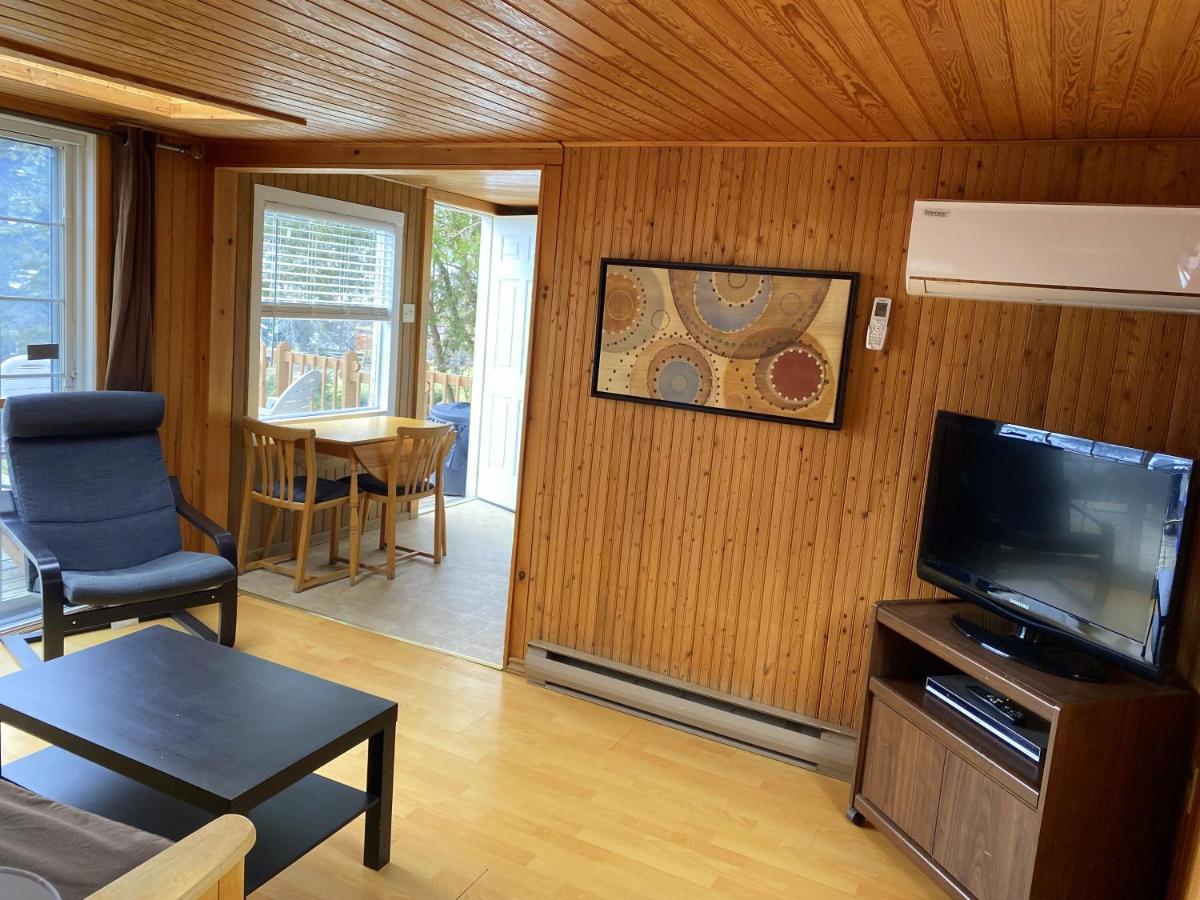 Merland Park Cottages And Motel Picton Extérieur photo