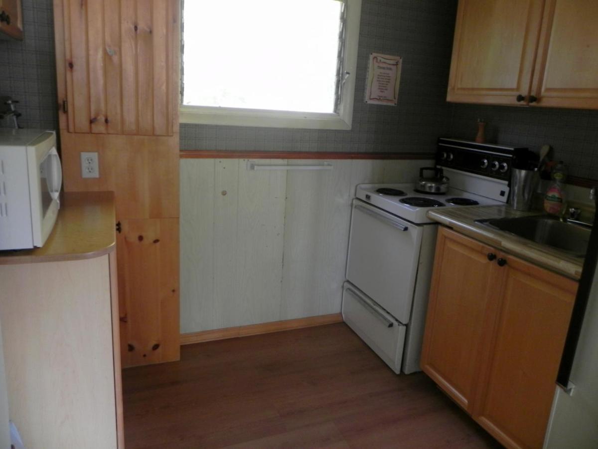 Merland Park Cottages And Motel Picton Extérieur photo