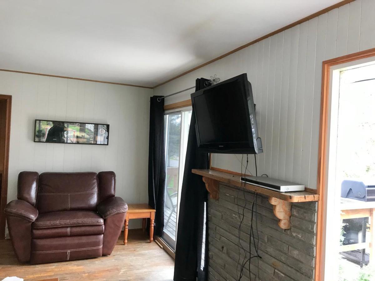 Merland Park Cottages And Motel Picton Extérieur photo