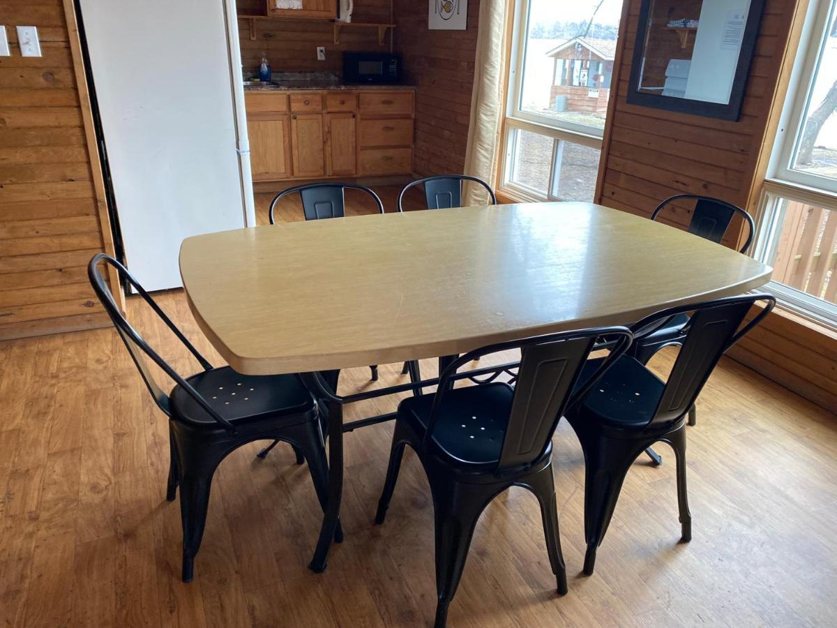 Merland Park Cottages And Motel Picton Extérieur photo