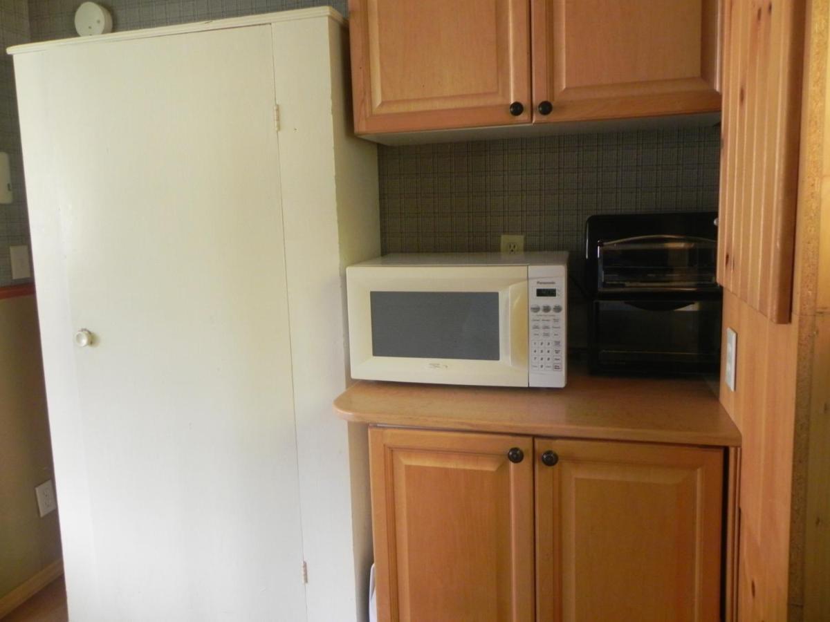 Merland Park Cottages And Motel Picton Extérieur photo