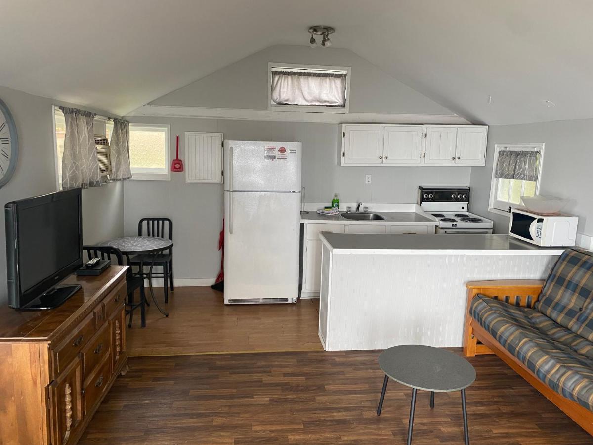 Merland Park Cottages And Motel Picton Extérieur photo