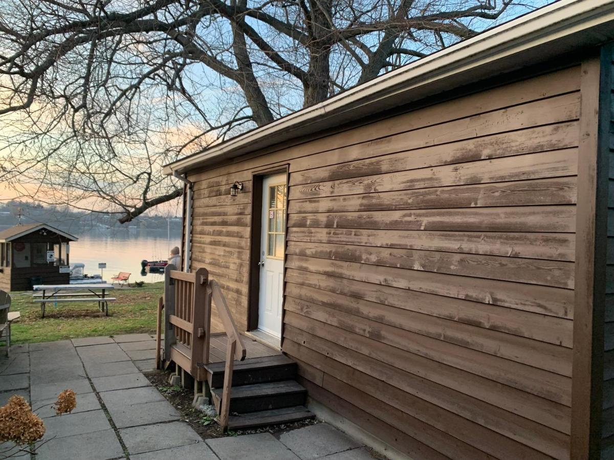 Merland Park Cottages And Motel Picton Extérieur photo