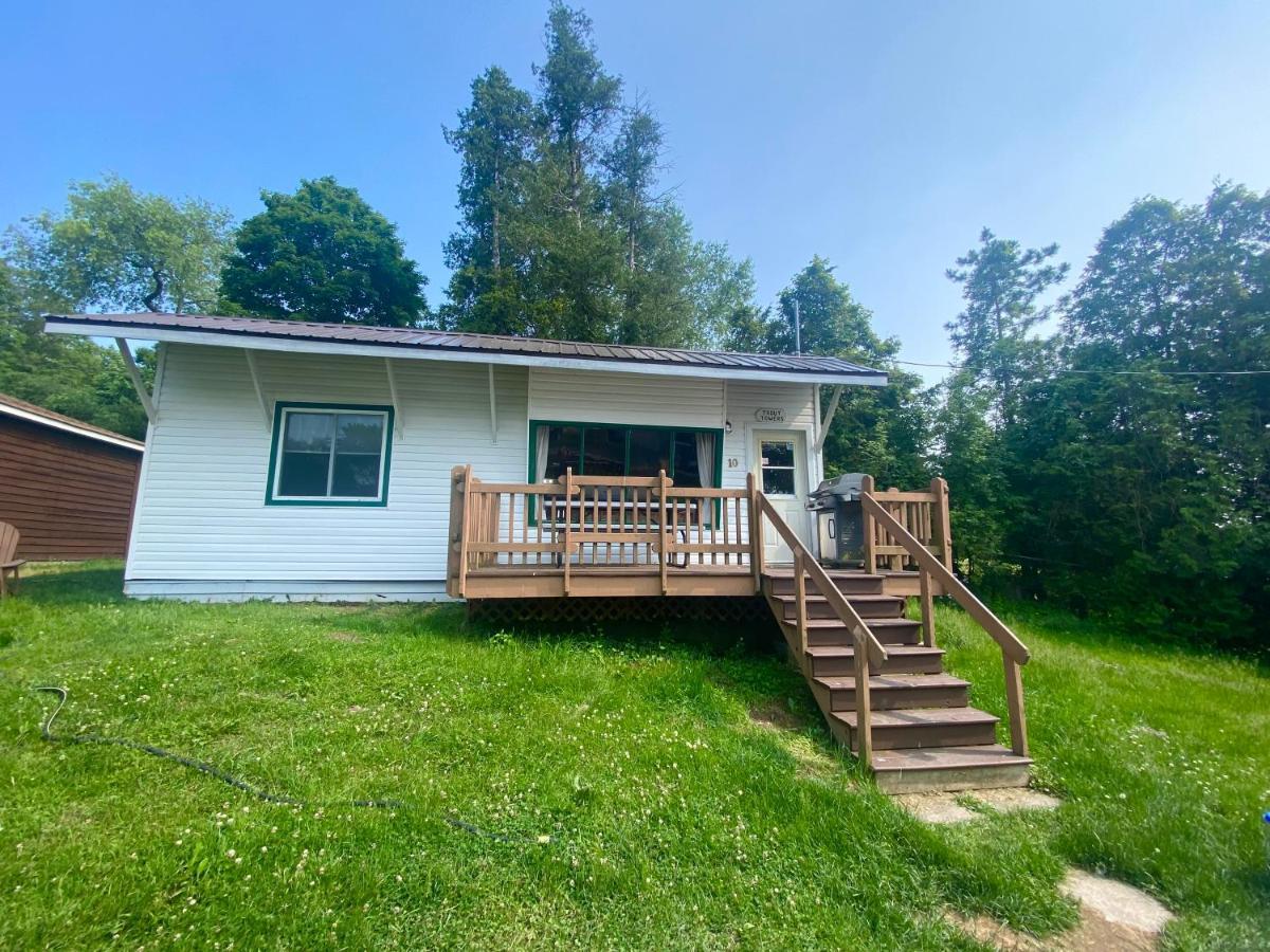 Merland Park Cottages And Motel Picton Extérieur photo