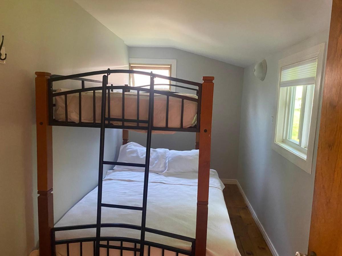 Merland Park Cottages And Motel Picton Extérieur photo