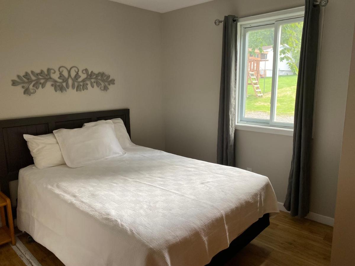 Merland Park Cottages And Motel Picton Extérieur photo